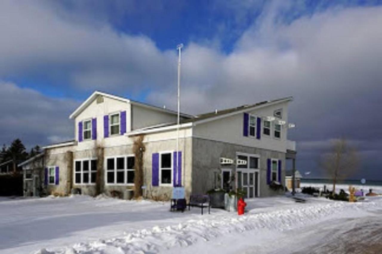 The Purple Martin Lakeside Inn Bird Sanctuary On Lake Huron Rogers City Exterior foto